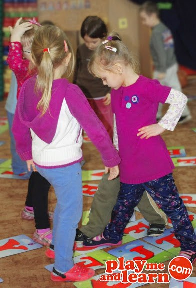Maty Kiddo Alfabet, maty edukacyjne, angielski, gra językowa, gra ruchowa, pomoce dydaktyczne Maty Kiddo Alfabet, maty edukacyjne, angielski, gra językowa, gra ruchowa, pomoce dydaktyczne