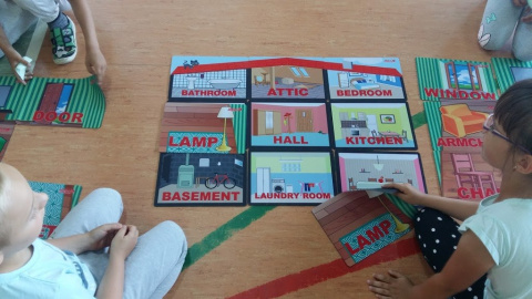 Play me Kiddo Dom, maty edukacyjne, angielski, gra językowa, gra ruchowa, pomoce dydaktyczne Play me Kiddo Dom, maty edukacyjne, angielski, gra językowa, gra ruchowa, pomoce dydaktyczne