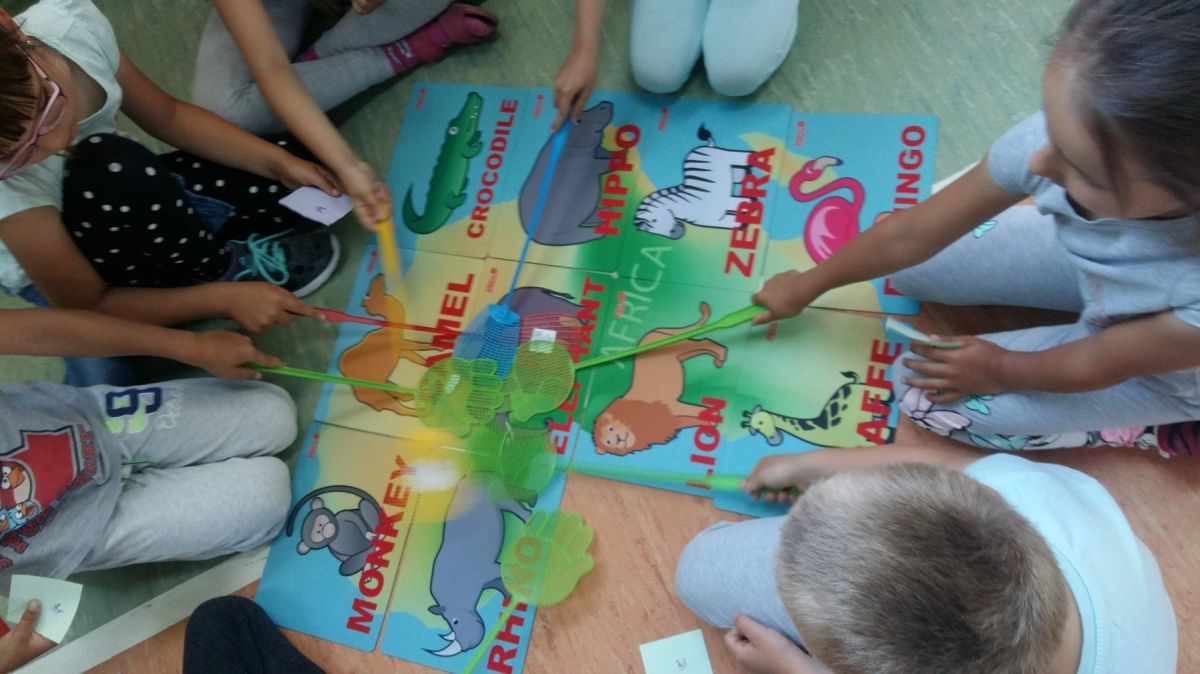 Play me Kiddo Zwierzątka Afrykańskie, maty edukacyjne, angielski, gra językowa, gra ruchowa, pomoce dydaktyczne Play me Kiddo Zwierzątka Afrykańskie, maty edukacyjne, angielski, gra językowa, gra ruchowa, pomoce dydaktyczne